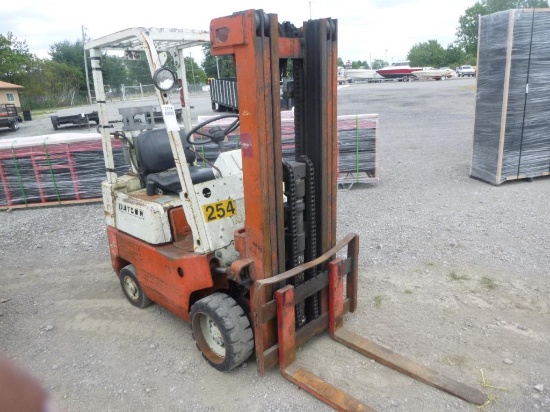 DATSUN 1.5L TOW MOTOR RUNS/MOVES. HOURS 6620. SER# 000145