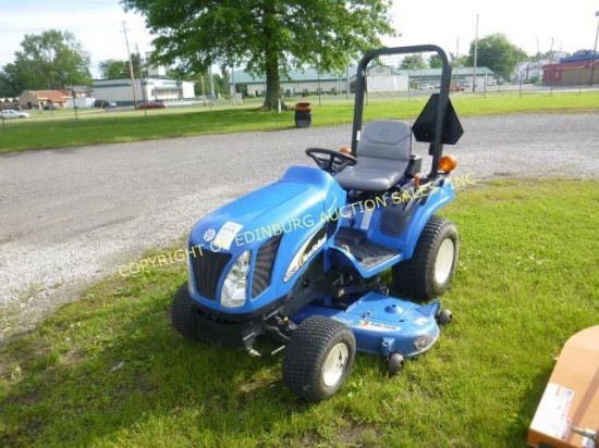 NEW HOLLAND TZ25DA 4X4 COMPACT TRACTOR RUNS/MOVES/WORKS. W/ 60' BELLY MOWER