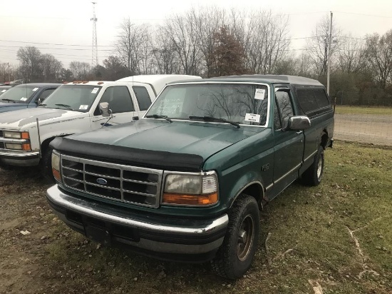 1996 Ford F-150 2WD 1996 Ford F-150 XLT 2WD BROKEN RIGHT RADIUS ARM V8, 5.0