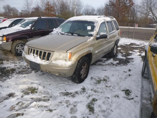 2000 Jeep Grand Cherokee 4X4 2000 Jeep Grand Cherokee Limited 4X4 TOWED IN.