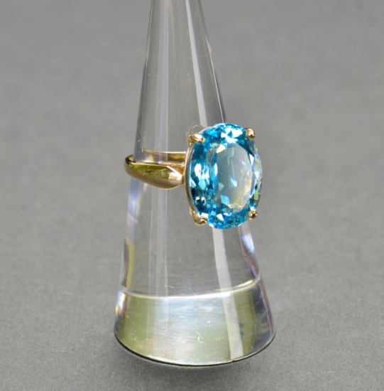 ITEM 98: ULTRA-BLUE TOPAZ SOLITAIRE RING