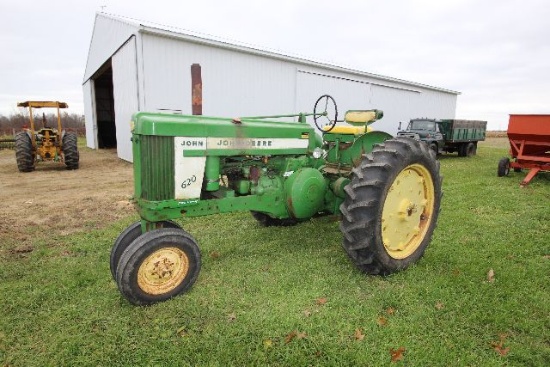 Tractor  1956 John Deere  620  Ser# 6201829 13.638 Rears Row Crop  Running