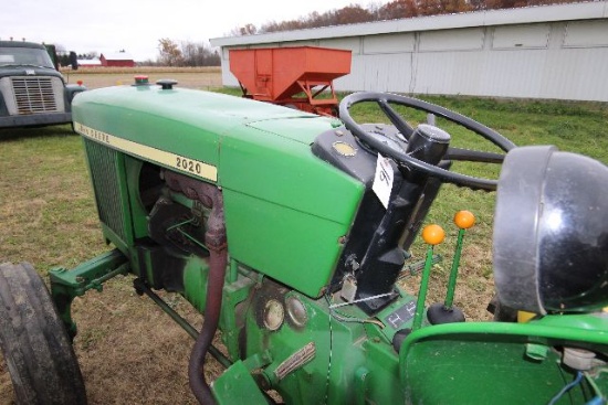 Tractor  1970 John Deere 2020  Diesel  with JD 3rd arm Wide Front Utility