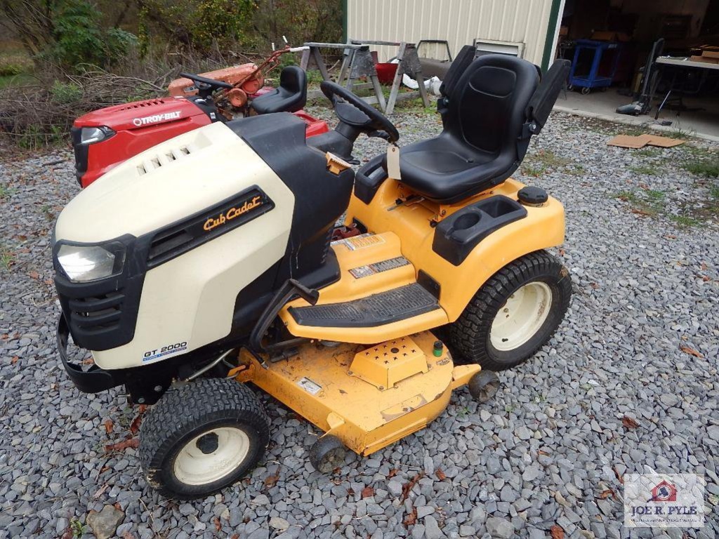 Cub Cadet GT2000 with Axle Dif... Auctions Online Proxibid
