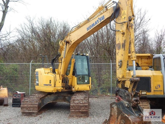 2010 Komatsu 138-8 Excavator w/ wet lines and quick attach bucket , 5712 Hours