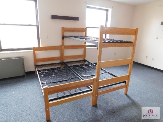 1 Bunk Bed, 1 Single Bed