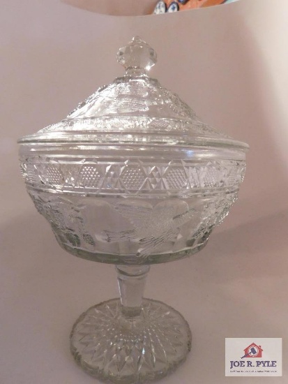 Flying bird and berry design 3 leg compote Heavy dish with handles and design