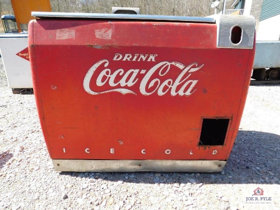 Coca-Cola Westinghouse w/ Compressor, Missing Cap Opener & Catch, Style #1380010 (Water Cooled)