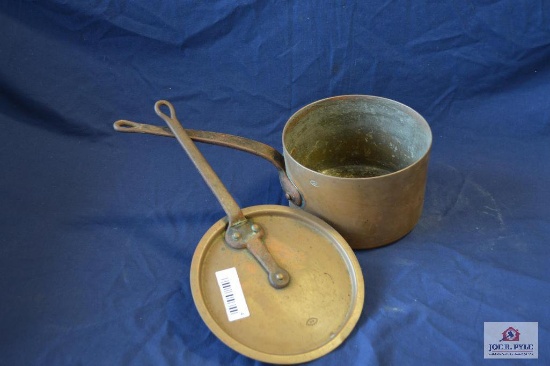 DH & M Co NY saucepan w/lid 8 1/2 " diameter