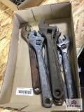 1 LOT OF OPEN-END ADJUSTABLE WRENCHES