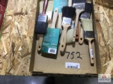 1 LOT OF PAINT BRUSHES