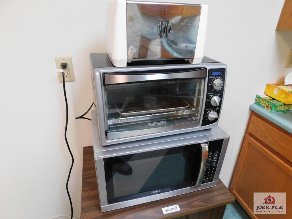 Black & Decker Toaster Oven and Kenmore Microwave - Roller Auctions