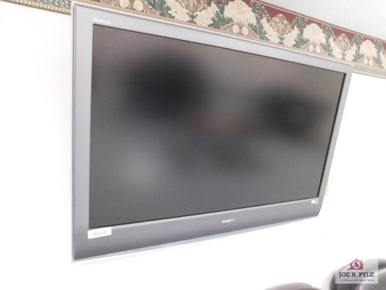 Sony 52" Wall mount TV Dolby Digital HDMI, SRS