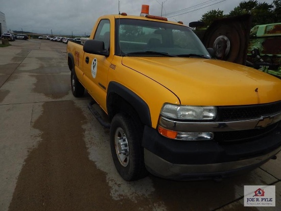 2002 Chevy 2500 Regular Cab 4x4 Pick Up 94k miles