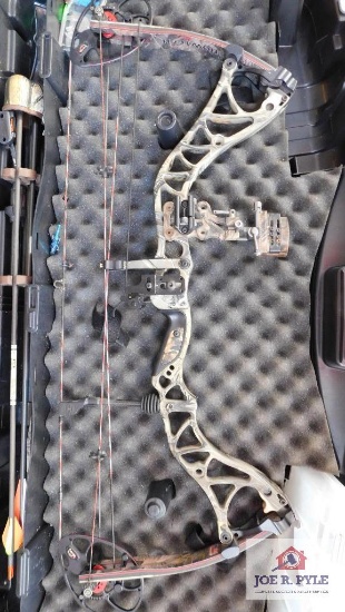 Bowtech Destroyer 350 Apex Gear Fiber optic sight compound box w/ quiver and spare arrows in case