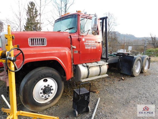 Diesel Cummins Engine. 182,541 miles. VIN 1FDYA90W5HVA2331111987 Ford LTL 9000 Daycab.