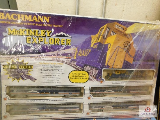 Bachman McKinley Explorer in box HO Train Set