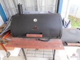 Wood or charcoal smoker - Char Griller