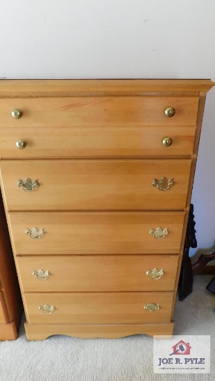 30x17 1/2x4ft 5 Drawer Chest of Drawers