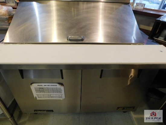 Stainless steel electric cold foods prep table with double doors 48x34x36