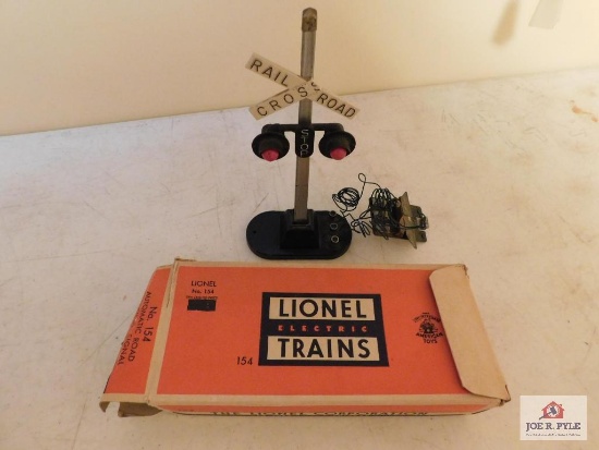 Lionel #154 Automatic Road Closing Signal