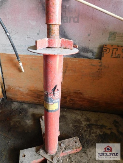 Manual tire changer