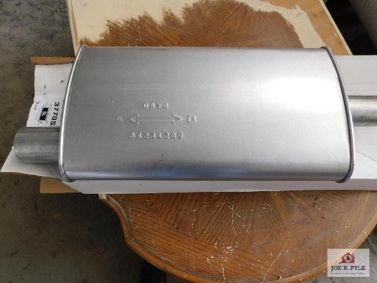 Universal muffler tube & baffle design new in box 37705L 4 1/16 x 10 1/2