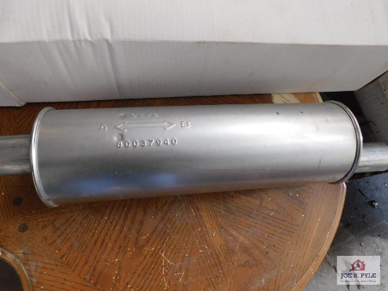 Universal muffler new in box 3794 6" round