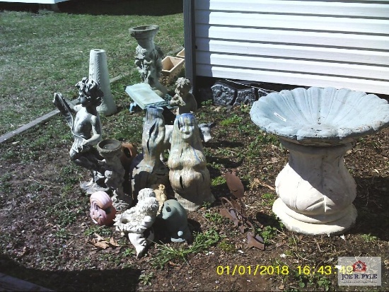 Lot outside yard decor