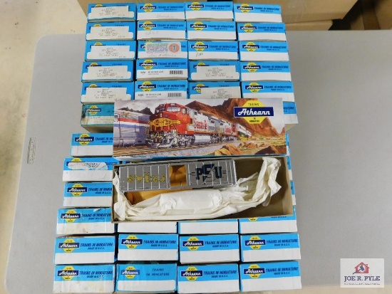 48 Athearn HO Train Kits