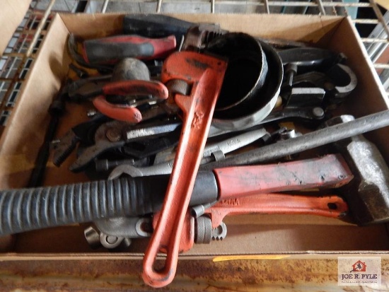 1 lot of tools hammers, wrenches, pipe wrenches