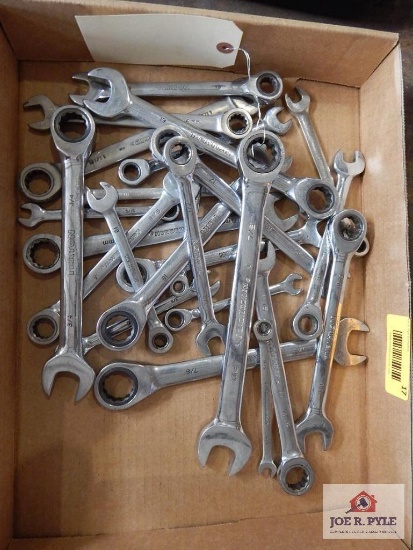 lot of ratchet wrenches metric and standard