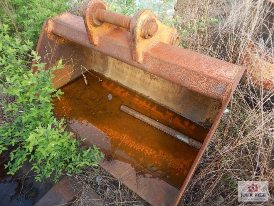 Ditch bucket for a 120 class excavator