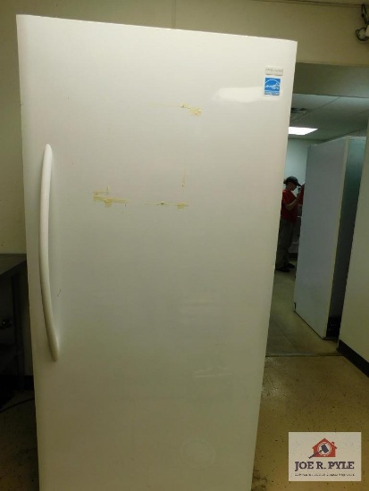 Frigidaire Stand Up Freezer 34x73x30