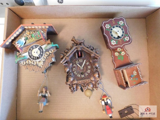 Small collection of small cuckoo clocks