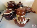 Some hull pottery items
