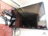 Vizio flat screen tv (32 inch)