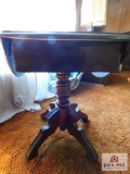 Antique dropleaf table 33x35x29