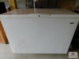 Kenmore Chest Freezer Model 253.16562100, 13.8 Cubic Feet with Key