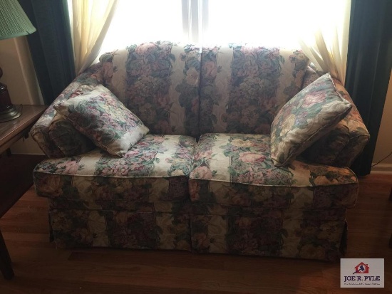 Floral love seat (matches lot 29)