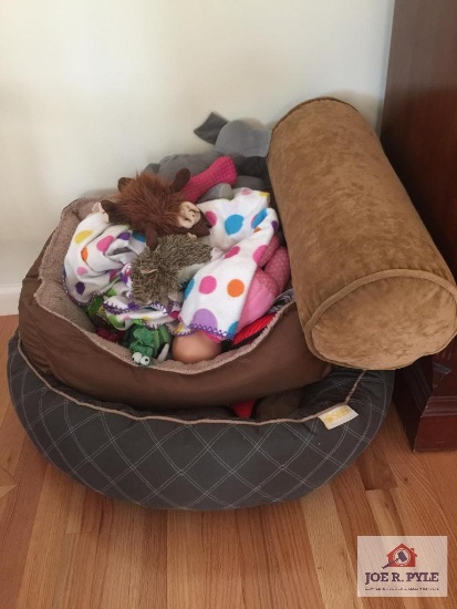 Lot of pet items: two (2) bed and toys