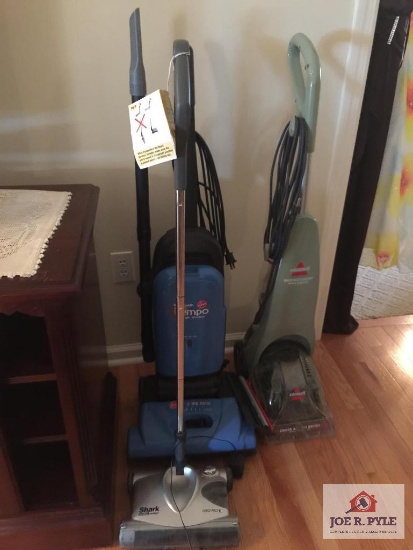 Lot Hoover Tempo vac, Bissell carpet cleaner, Shark vac