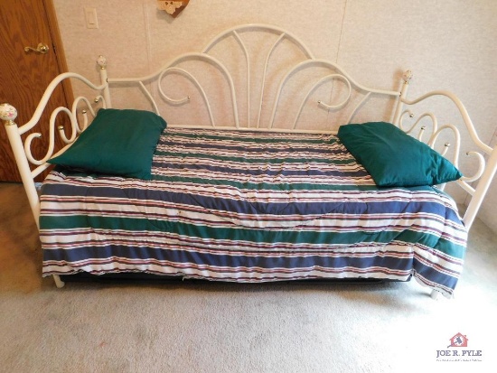 Metal Day Bed