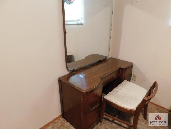 Vintage Dressing Table & Bench