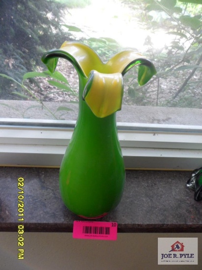 Green and yellow vase