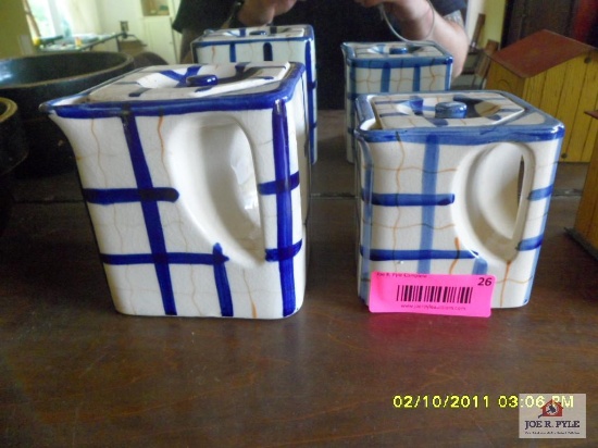 2 square tea pots