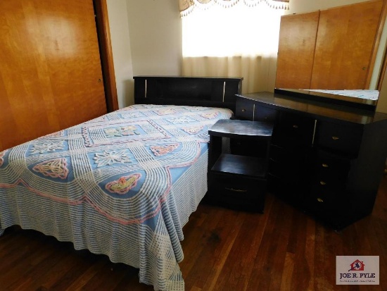 Vintage bedroom suit -full size bed
