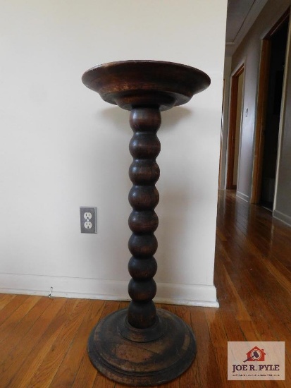 Turned pedestal plant stand