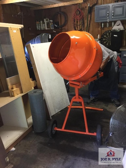 Hyet concrete mixer, never used