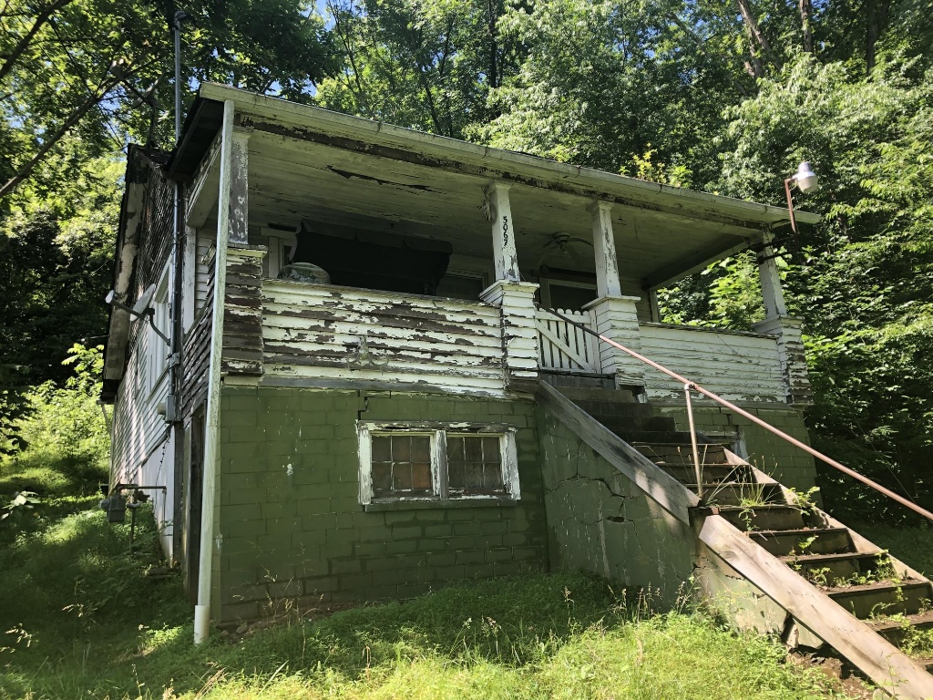 Project Home on 2 Acres - Elkview, WV